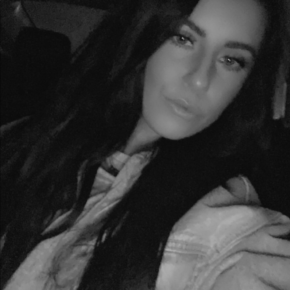 Meet your Posher, Kristen - Picture 1 of 1